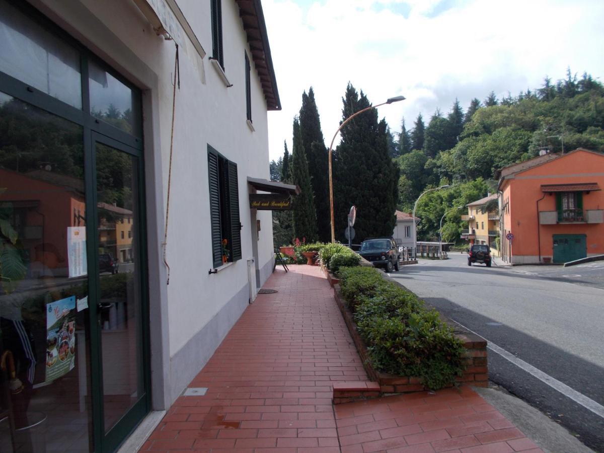 La Vecchia Locanda Castelnuovo di Val di Cecina Luaran gambar